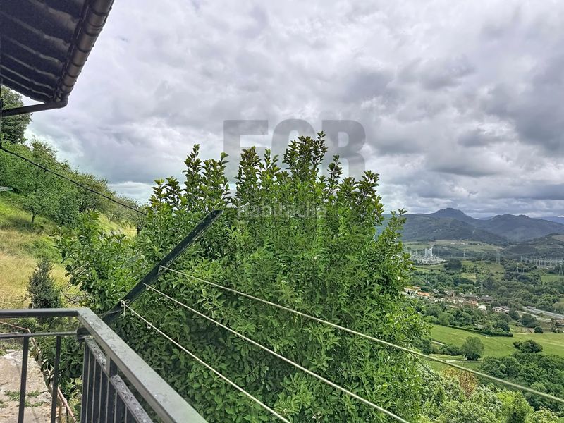 Foto f721fe46-898a-4a64-bc93-cada3de4989c. Casa amb aparcament a Hernani