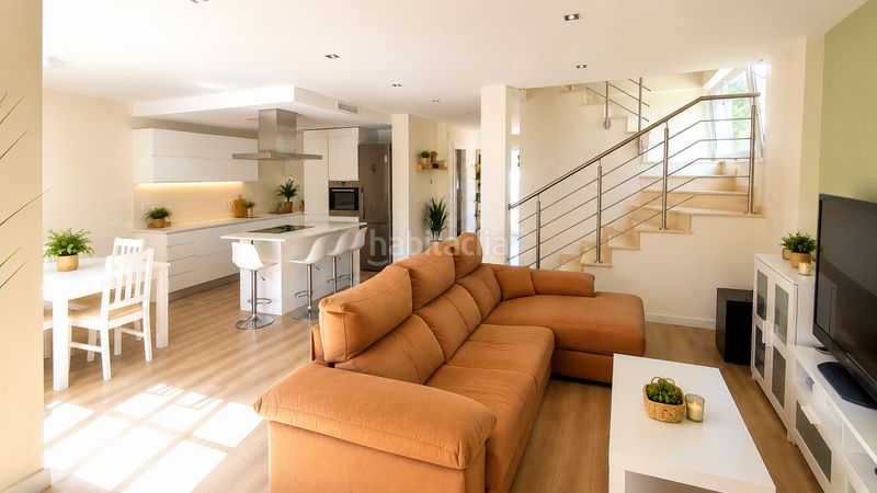 Foto e911c473-fd7c-4ff1-916f-58bdf3db1741. Casa adossada amb aparcament piscina a Sierra Helada Benidorm