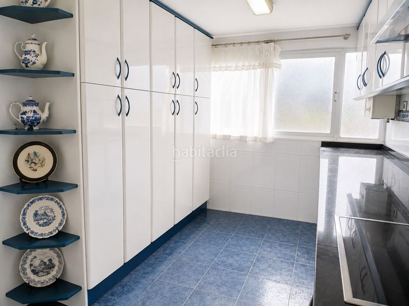 Foto fb073602-6862-4184-9f81-4a240e5d2371. Àtic amb aparcament a Colonia Madrid Benidorm