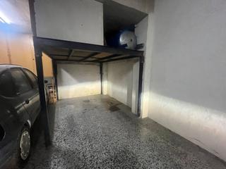 Aparcament cotxe a Centro Urbano