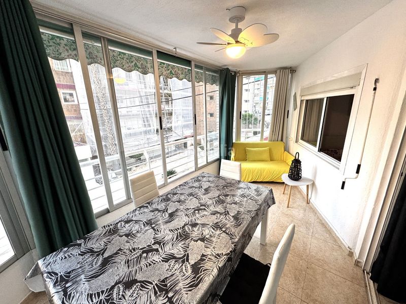 Foto b9eedafd-c6f0-4444-91dd-6715fb89d4d5. Lloguer apartament amb piscina a Playa Levante Benidorm