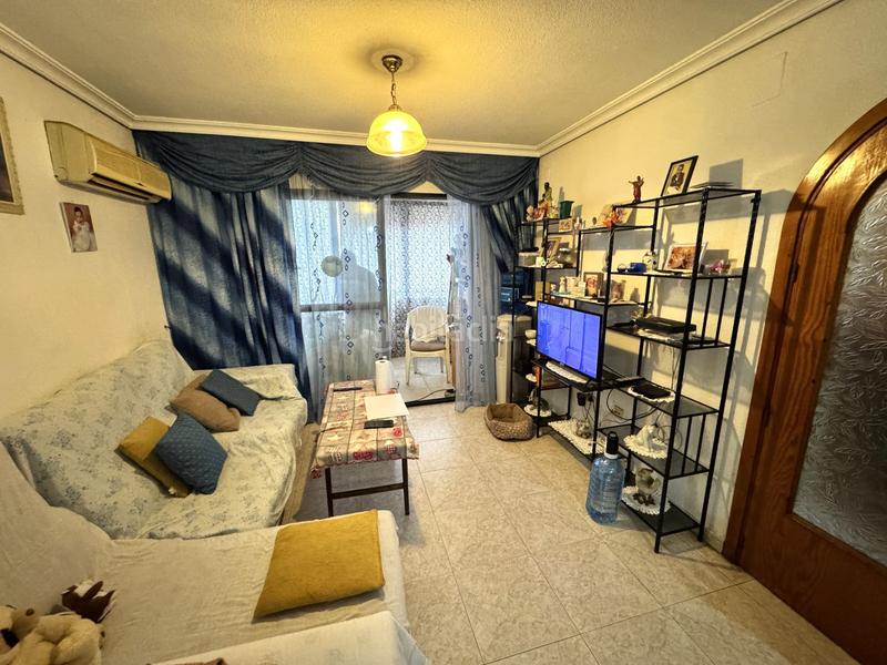 Foto 30bc7b8a-5b76-421f-947c-2fbae603ea90. Pis a Colonia Madrid Benidorm
