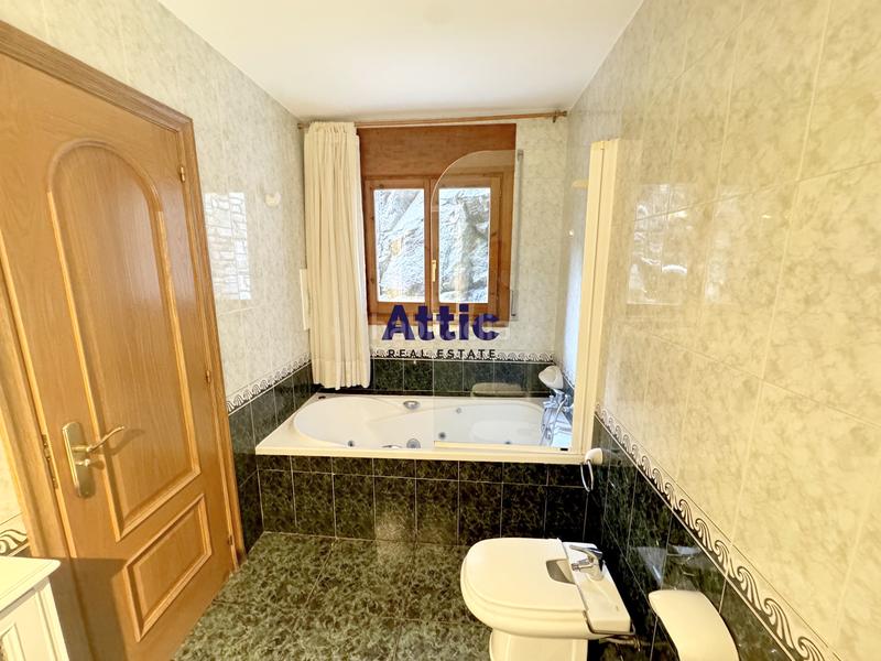 Foto b5faea1c-2d89-43c6-b406-0e1633b9fa3c. Chalet in carretera d'engolasters 18 in Escaldes-Engordany