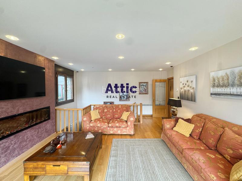 Foto 860a5e7f-427f-408d-8ac9-fd007699451f. Duplex in urbanització la plana 24 in Escaldes-Engordany