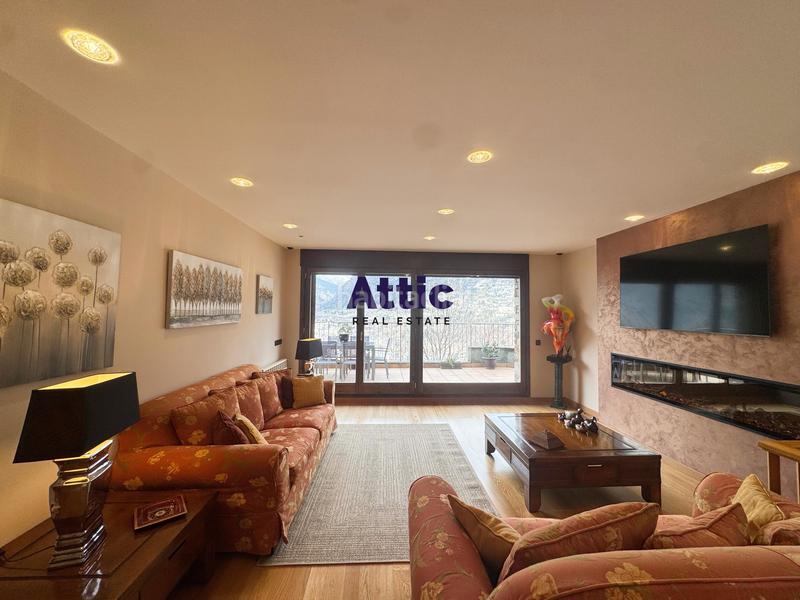 Foto a344825b-e63c-4b0d-be1f-2e8c913efdcf. Duplex in urbanització la plana 24 in Escaldes-Engordany