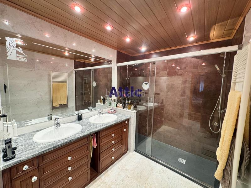 Foto f85e4667-0b81-42eb-af1c-d593d4d243c6. Duplex in urbanització la plana 24 in Escaldes-Engordany