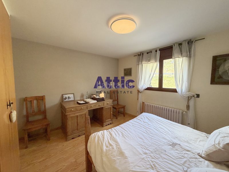 Foto c52c861b-3615-499f-876d-3111e15a4a91. Casa adossada amb xemeneia calefacció a Pas de La Casa Encamp