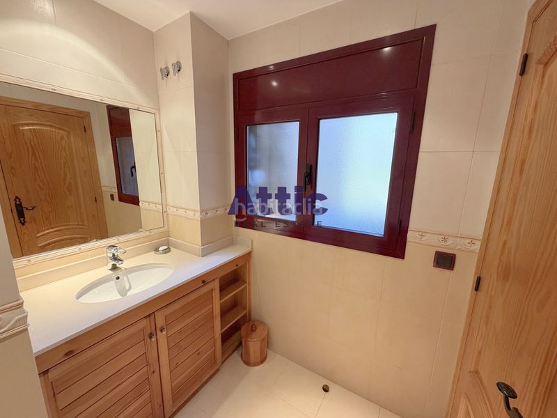 Foto d7596cb5-25fd-458b-a7e6-d9702140e750. Casa adossada amb xemeneia calefacció a Pas de La Casa Encamp