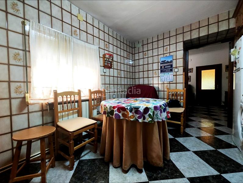 Foto 53594939-dc3f-48e6-a105-de03aa359f33. Casa en calle general aguilera 32 casa con cochera, 182 m2 en Puertollano