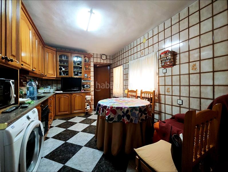 Foto d5efd1e0-2d4a-42e3-b36a-204318347f42. Casa en calle general aguilera 32 casa con cochera, 182 m2 en Puertollano