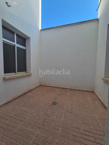 Foto 152198c5-1b97-4dad-8db1-8a1f1c99c824. Rent business premise in calle pablo neruda 14 in Puertollano