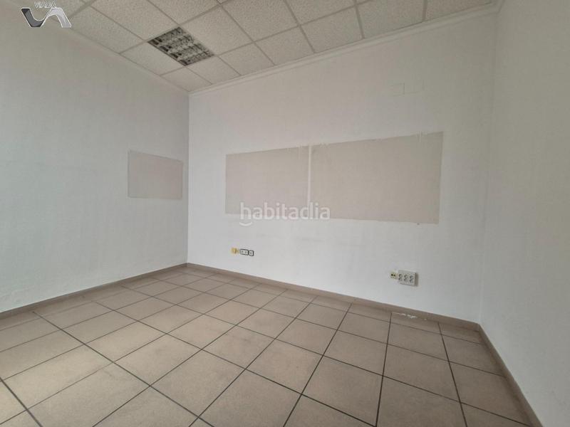 Foto e41c9eed-df47-48de-b0d7-5483a43dfc38. Rent business premise in calle pablo neruda 14 in Puertollano