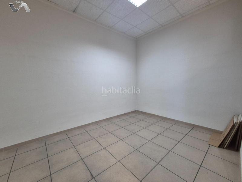 Foto 61992fd1-0e23-48e8-8712-689d4c1d2c94. Alquiler local comercial en calle pablo neruda 14 en Puertollano
