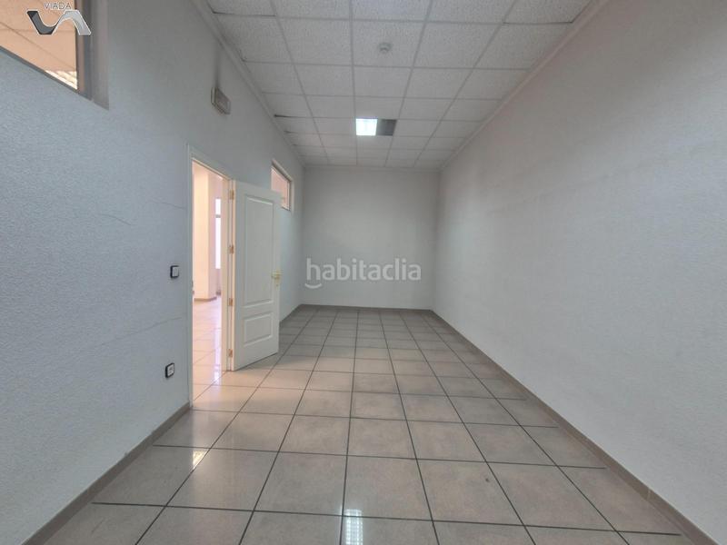 Foto d3e041f9-8f9b-47ec-a188-e28643eafb3a. Location local commercial dans calle pablo neruda 14 dans Puertollano