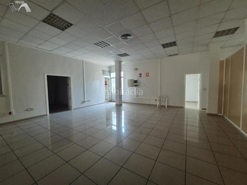 Foto dea41b89-8ad3-4c07-9926-4ce5d260e558. Location local commercial dans calle pablo neruda 14 dans Puertollano