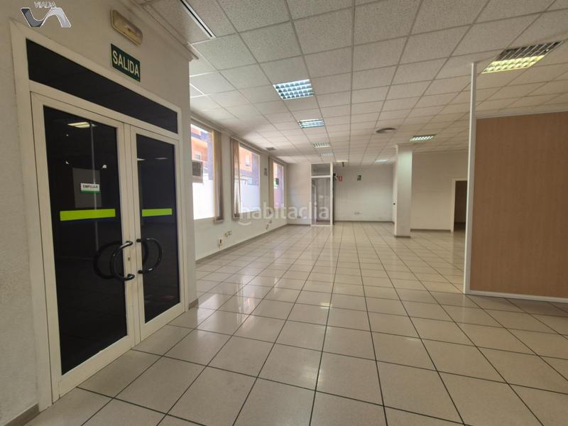 Foto 2bad2d11-9ade-4ea1-aa05-25d2681e4a61. Affitto locale commerciale in calle pablo neruda 14 in Puertollano