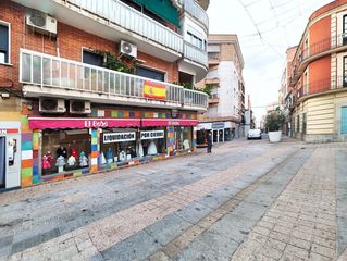 Miete Geschäftsraum in Calle vélez 8. Local en alquiler en calle velez