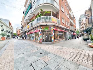 Miete Geschäftsraum in Calle vélez 8. Local en alquiler en calle velez