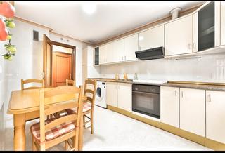 Pis  Calle tercia. Piso y trastero en calle tercia, zona centro