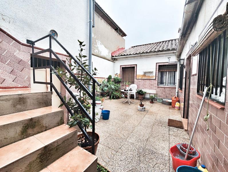 Foto 433b2479-a3e4-436b-b807-2915a28bc792. Casa en calle goya 40 casa zona goya en Centro Puertollano