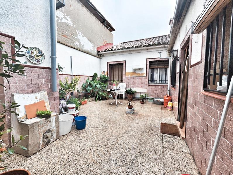 Foto e74efe81-8547-4900-adad-6a01e738fe3f. Casa en calle goya 40 casa zona goya en Centro Puertollano