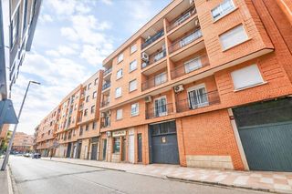 Etagenwohnung in Calle córdoba 64. Piso con cochera calle cordoba