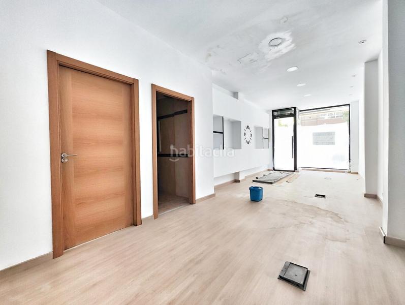 Foto c98afa6b-8ec6-4b88-8548-35ed13dbdbac. Rent business premise in avenida primero de mayo 29 in Puertollano