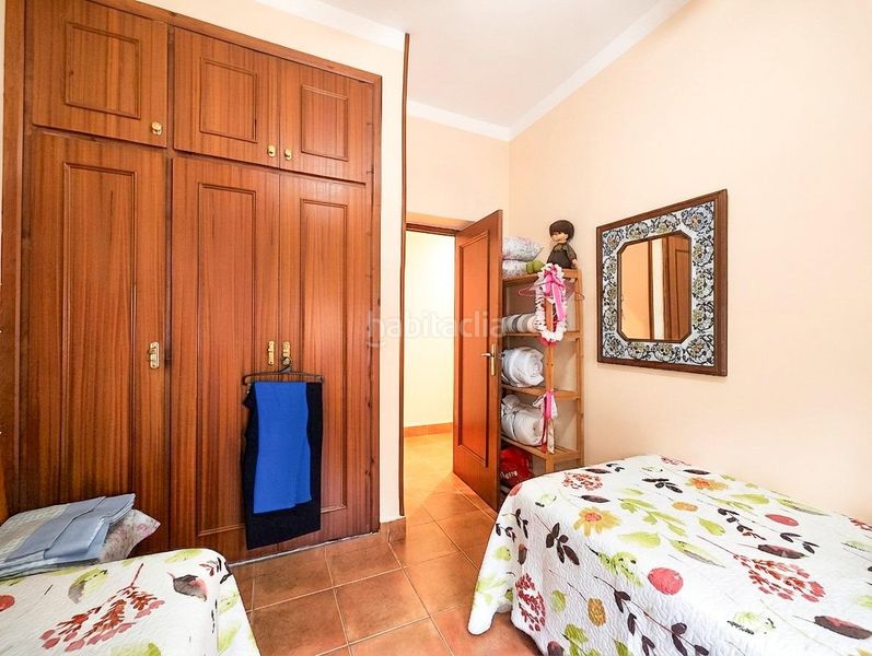 Foto 18bd1755-65a9-4b50-b177-e0df696bcced. Xalet amb xemeneia calefacció aparcament a PAU 2-600 Puertollano