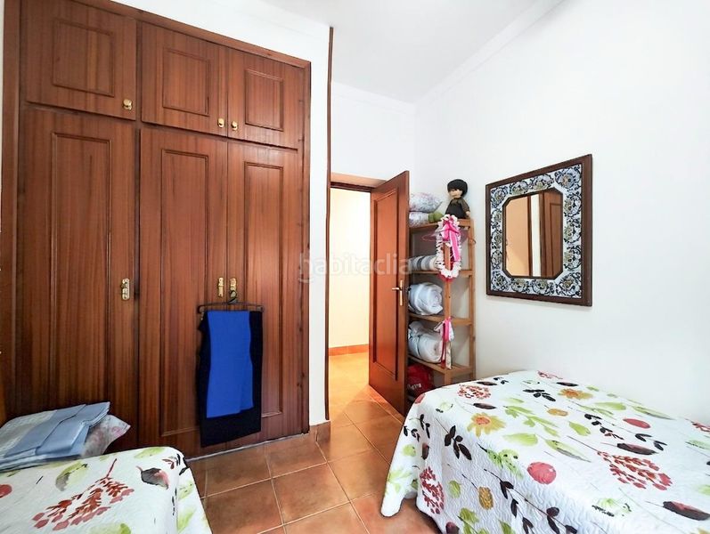 Foto 201f30af-9f30-46cc-a939-46228632e907. Chalet with fireplace heating parking in PAU 2-600 Puertollano