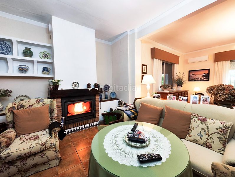 Foto 4de01b59-fb18-4cf6-81e7-1e7b5e181a51. Chalet with fireplace heating parking in PAU 2-600 Puertollano