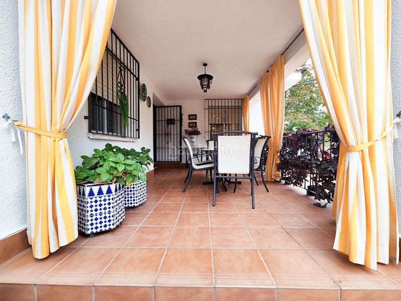 Foto 7a5c3cde-6a92-4989-9644-0a1eee95b7dc. Chalet with fireplace heating parking in PAU 2-600 Puertollano