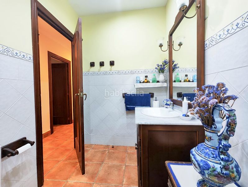Foto 8df5f948-5d03-465d-8434-a404ce216c65. Chalet with fireplace heating parking in PAU 2-600 Puertollano
