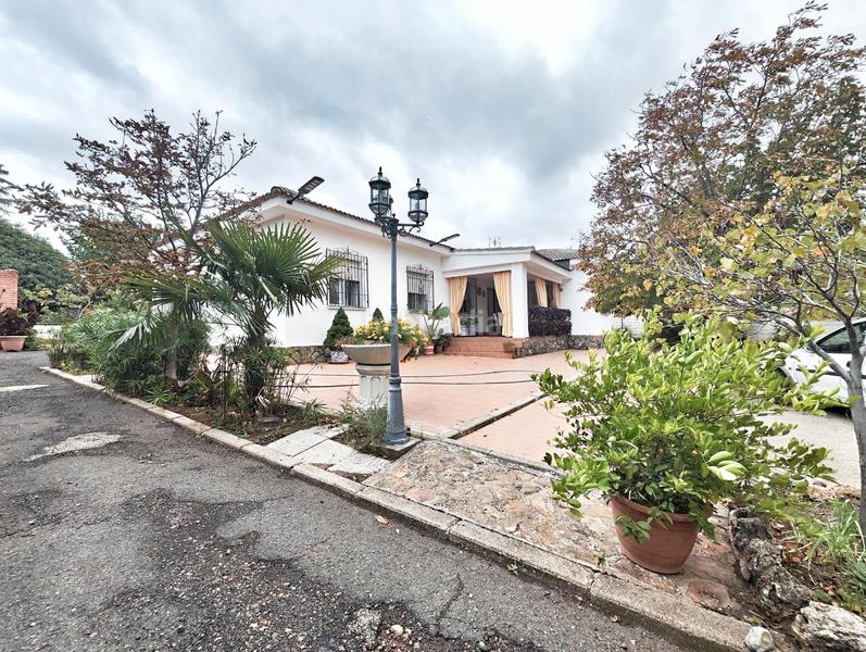 Foto 93cf6380-4d68-4c50-9979-be1273e564f6. Chalet  en venta carretera almodovar en PAU 2-600 Puertollano