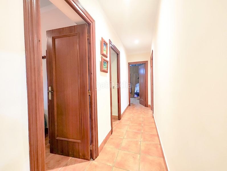 Foto 99569ba0-9b91-45e6-9491-80adc02616f1. Chalet with fireplace heating parking in PAU 2-600 Puertollano