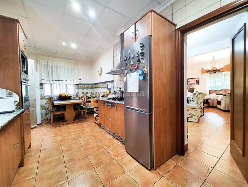 Foto a3efb07f-03dc-4e1f-8ed4-64b97b0d7ab2. Chalet with fireplace heating parking in PAU 2-600 Puertollano