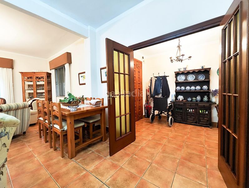 Foto b3d3bbae-1337-449d-ab72-b6ae36b7cba8. Chalet with fireplace heating parking in PAU 2-600 Puertollano