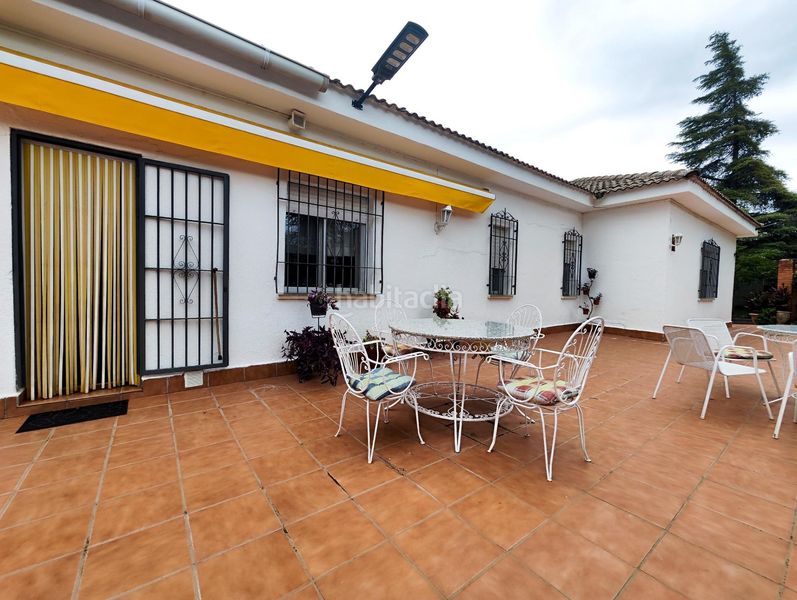 Foto b7b4683d-c650-4bcf-a0db-23d2521dd76c. Chalet with fireplace heating parking in PAU 2-600 Puertollano