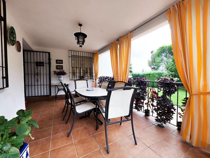 Foto c1655dcf-fab2-4a5d-ba99-cf74fab91fb5. Chalet with fireplace heating parking in PAU 2-600 Puertollano