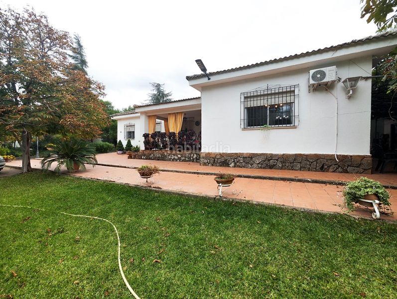 Foto c76c123d-9c68-4bd4-b049-1476858d36d2. Chalet with fireplace heating parking in PAU 2-600 Puertollano