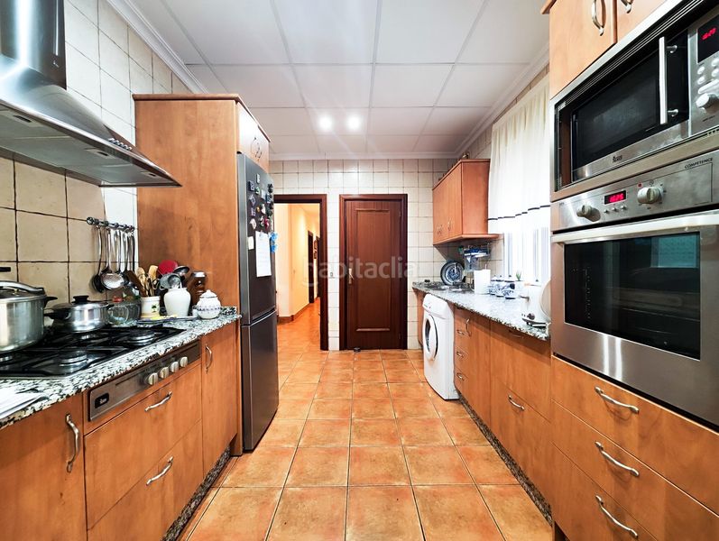 Foto d354f2fa-c5ec-44f7-b096-11ff21271096. Chalet with fireplace heating parking in PAU 2-600 Puertollano