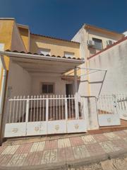 Casa adossada  Calle olivares 19