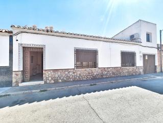 Haus in Calle prolongacion virgen del carmen 22. Casa con cochera zona prolongacion desengaño