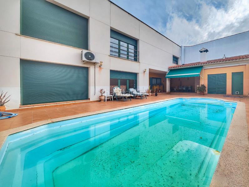 Foto 09df85e5-ee59-4724-a895-e04d15811062. Haus mit heizung pool in Carretera de Córdoba - Libertad Puertollano