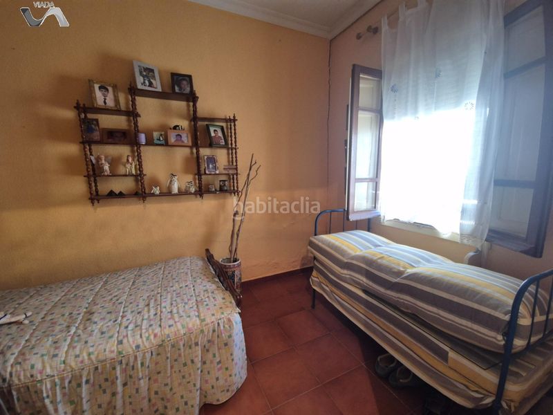 Foto 30b75b96-3ee9-43a6-ac0f-e2088e95c5a1. Casa amb xemeneia calefacció a El Poblado - Abulagar Puertollano