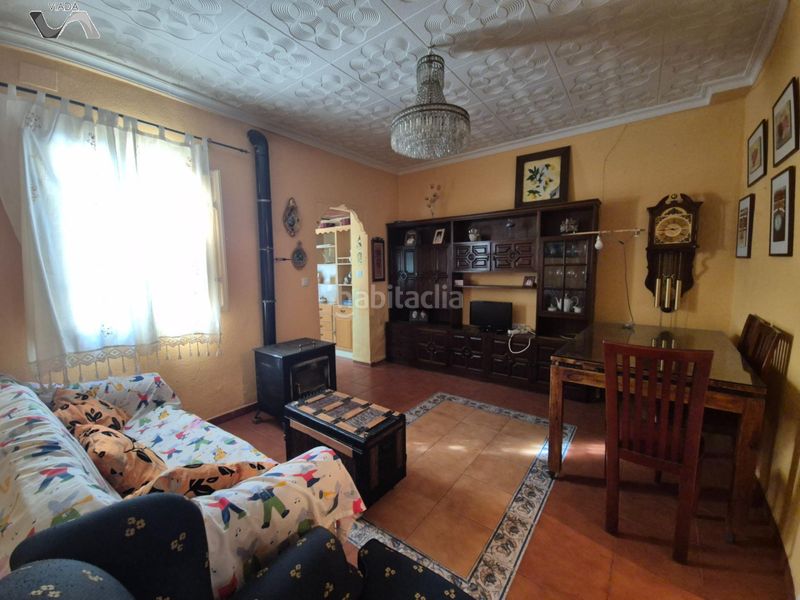 Foto 8a7392be-027f-4b2d-b39b-855b9e583559. Casa amb xemeneia calefacció a El Poblado - Abulagar Puertollano