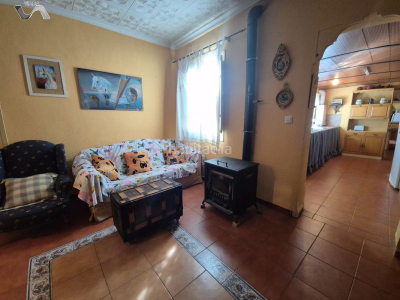 Foto d6b0329d-598d-4ca1-aeed-ded64c972f9f. Casa amb xemeneia calefacció a El Poblado - Abulagar Puertollano