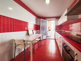Miete Etagenwohnung  Calle numancia. Piso con plaza aparcamiento.