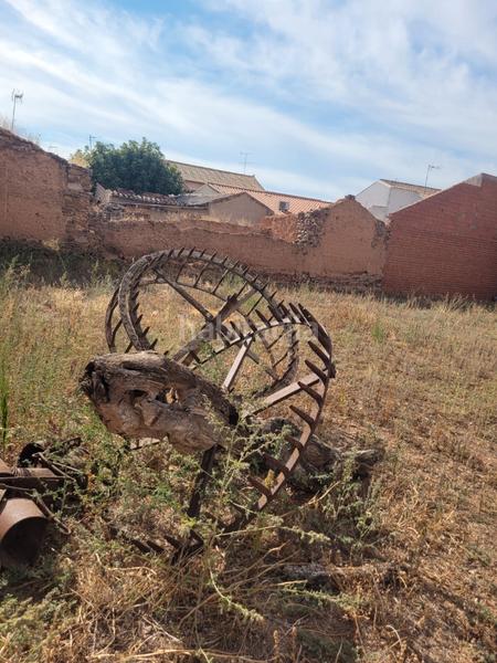 Foto a9f70b8e-82dd-4fb8-8395-d98f3b1542d0. Terreno residenziale in Valenzuela de Calatrava