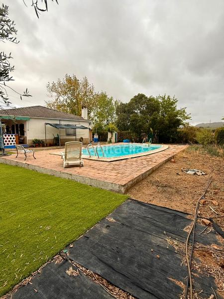 Foto 66be2139-765b-4f80-9b4a-5f417843a21f. Xalet amb xemeneia piscina a Picón