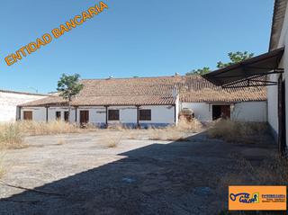 Édifice à Valdepeñas. Edificio en venta en buena.